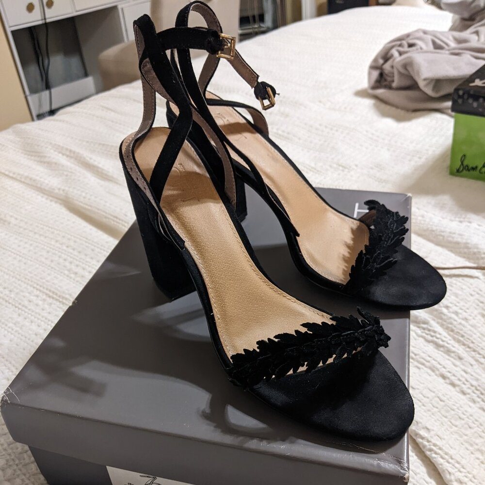 ANN TAYLOR LOFT suede floral leaf stacked Block heels With ankle straps